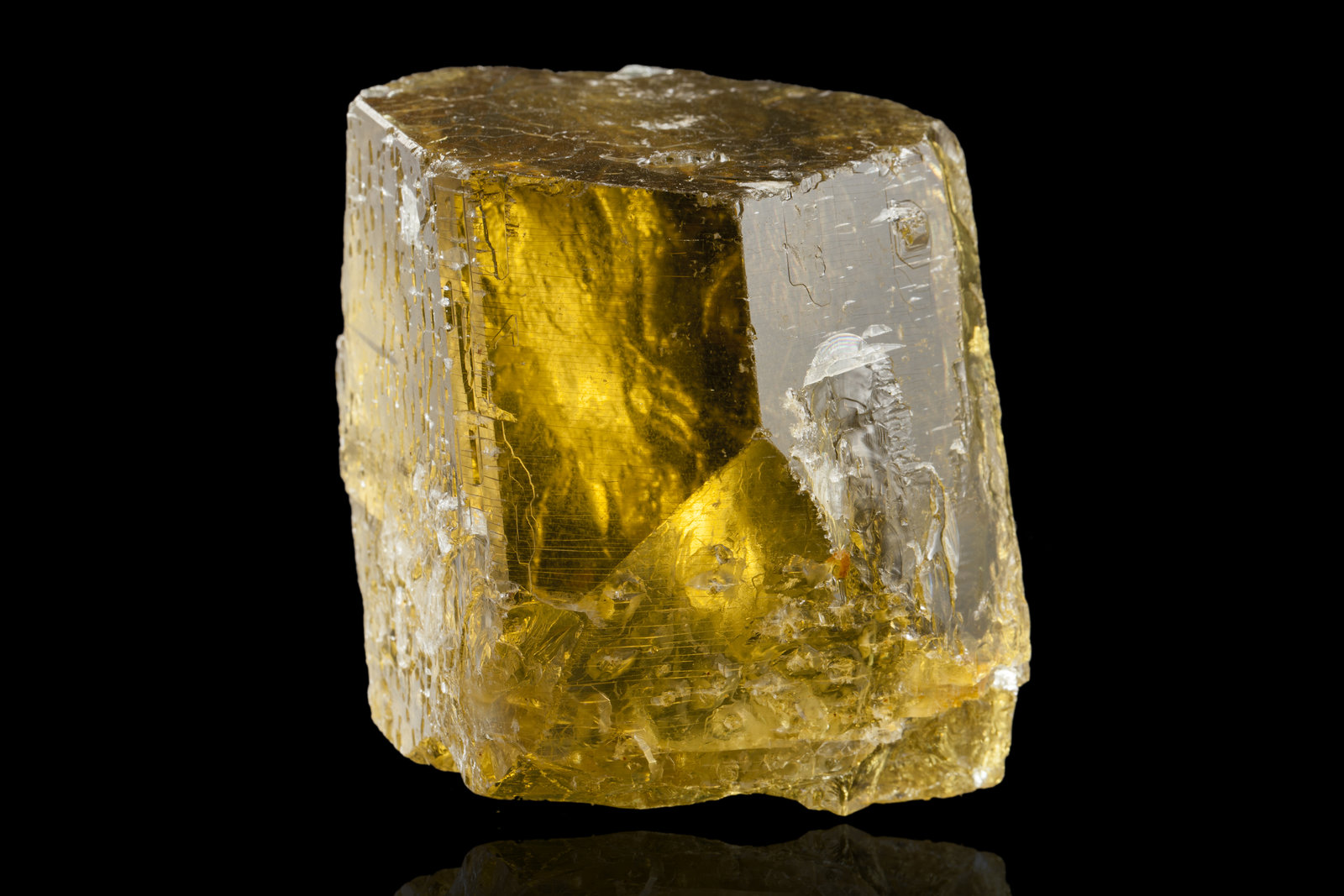 Sanidine
8,0	x	7,0	x	7,0	cm
(Autor: MIM Museum)