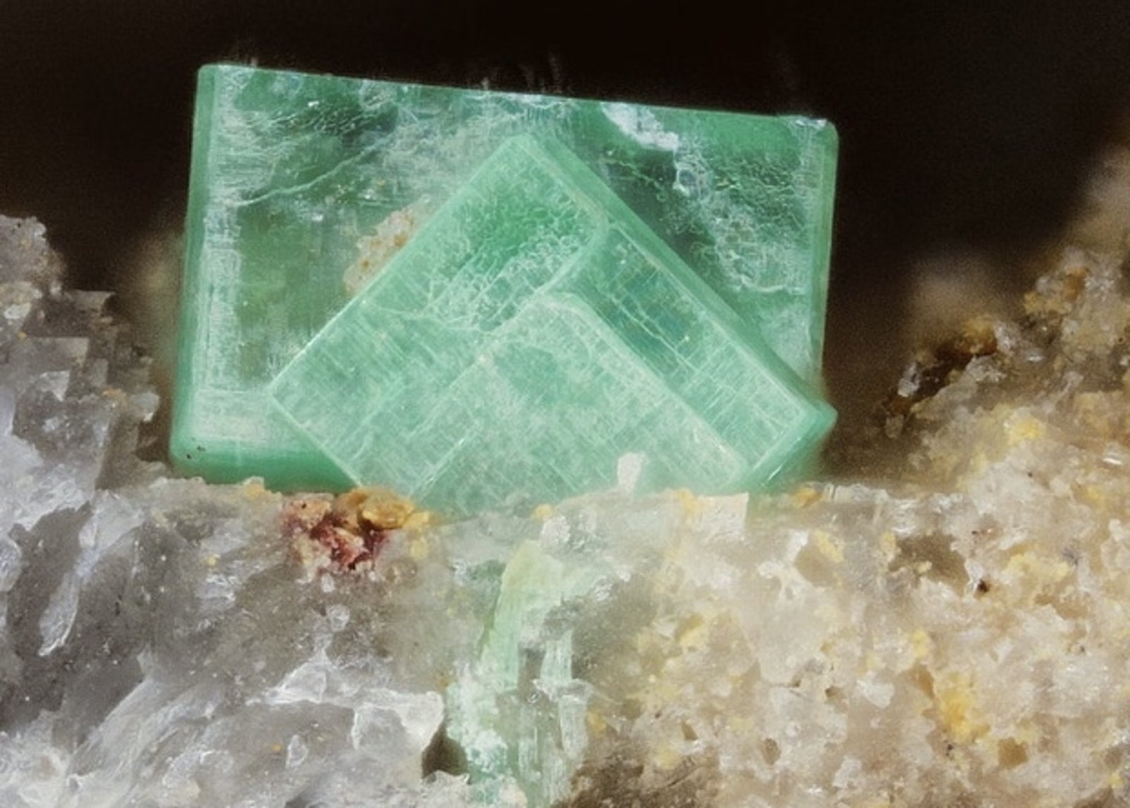 Torbernite
FOV 1mm
(Autor: david916)
