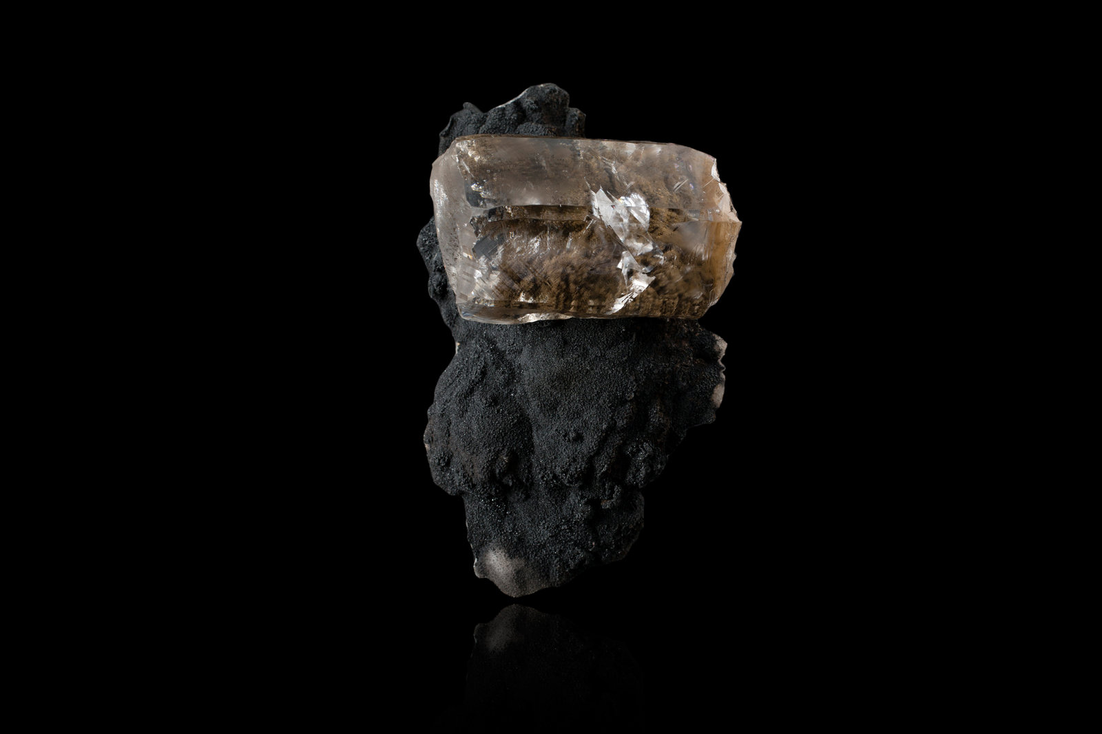 Calcite
13,0	x	9,0	x	12,0	cm
(Autor: MIM Museum)