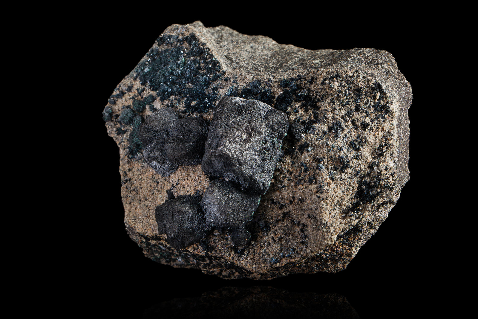 Anilite
10,0	x	8,0	x	5,5	cm
(Autor: MIM Museum)