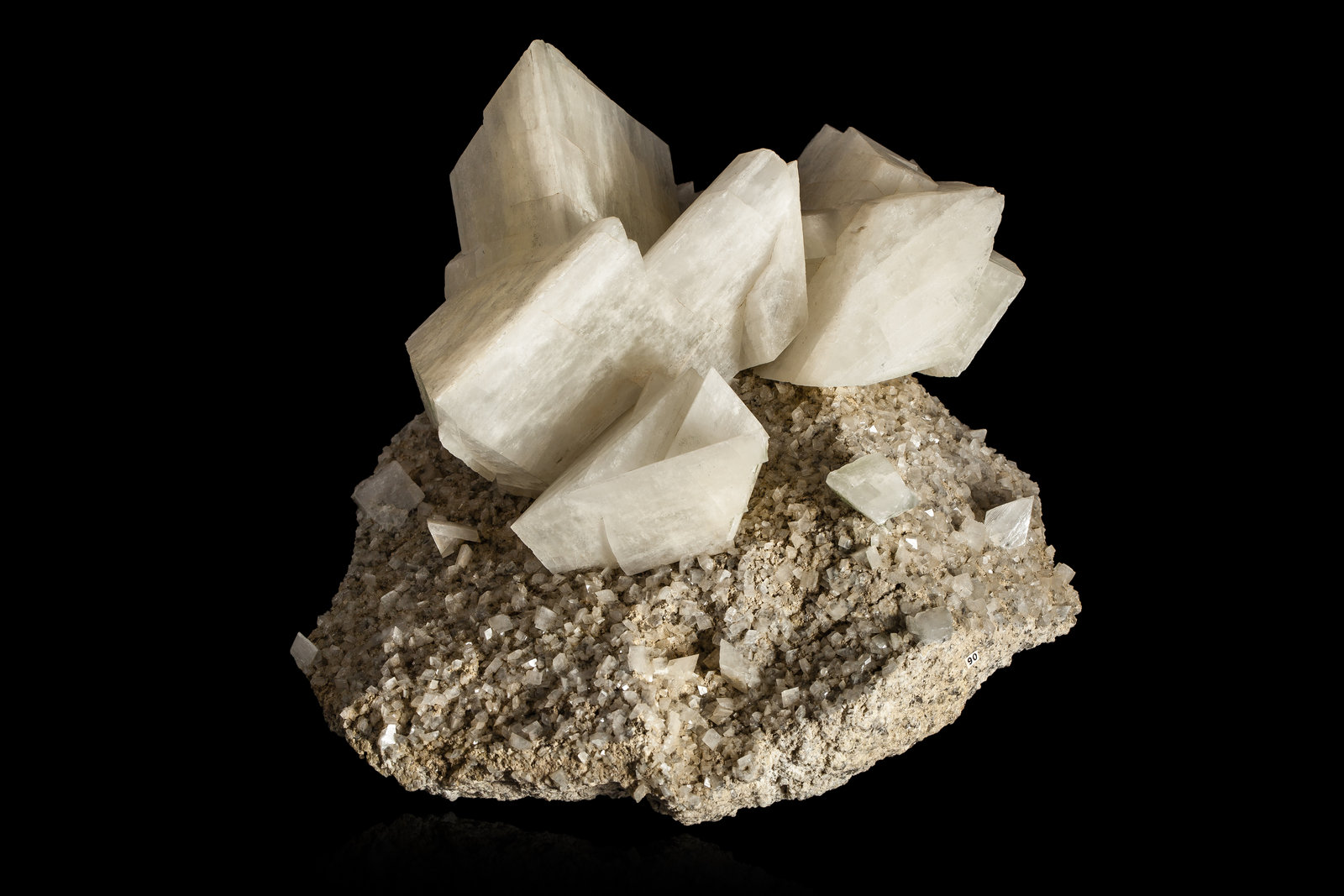 Orthoclase
22,0	x	20,0	x	16,0	cm
(Autor: MIM Museum)