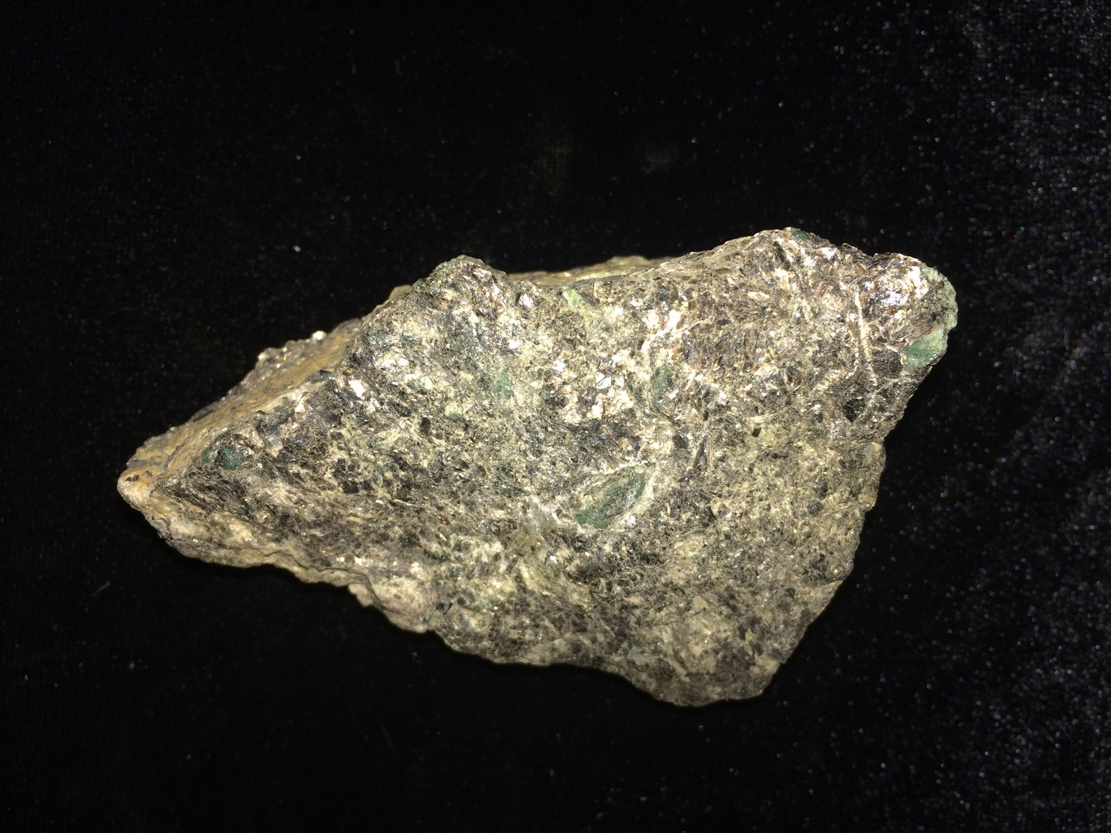 Emerald, Quartz, Schist
91 mm x 57 mm x 42 mm
(Autor: Robert Seitz)
