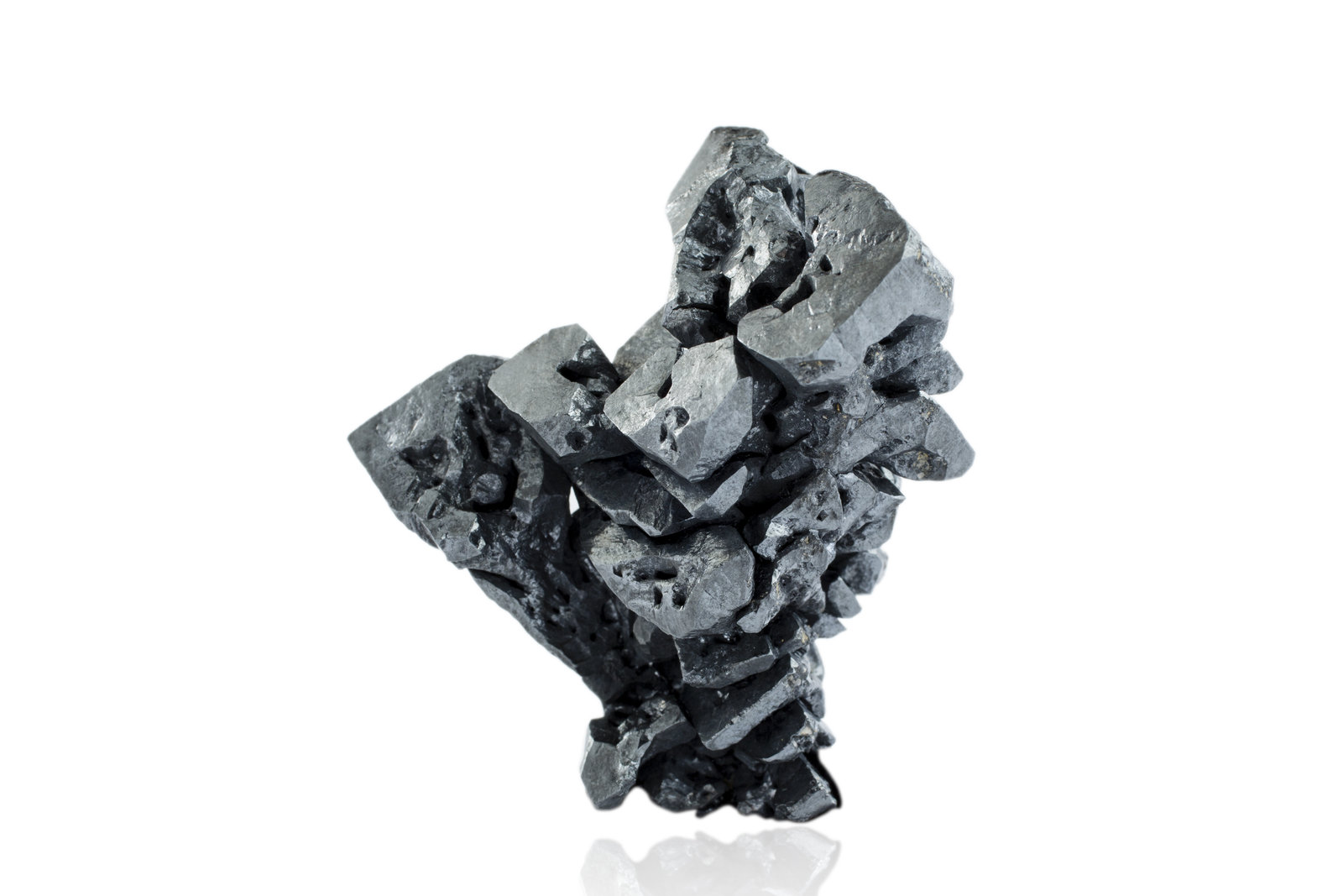 Acanthite
6,5	x	5,5	x	4,0	cm
(Autor: MIM Museum)