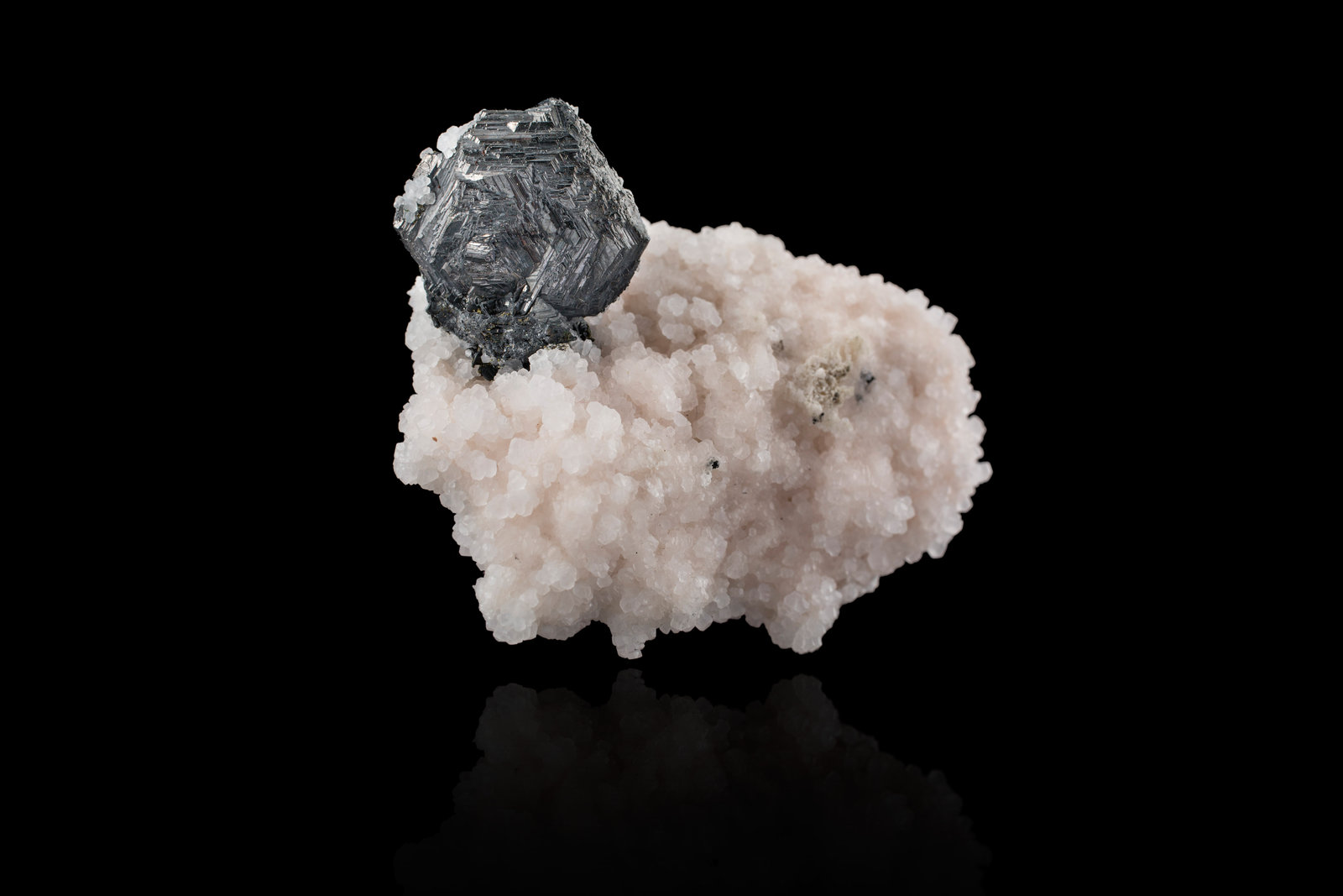 Polybasite
7,0 x 5,0 x 3,5 cm
(Autor: MIM Museum)