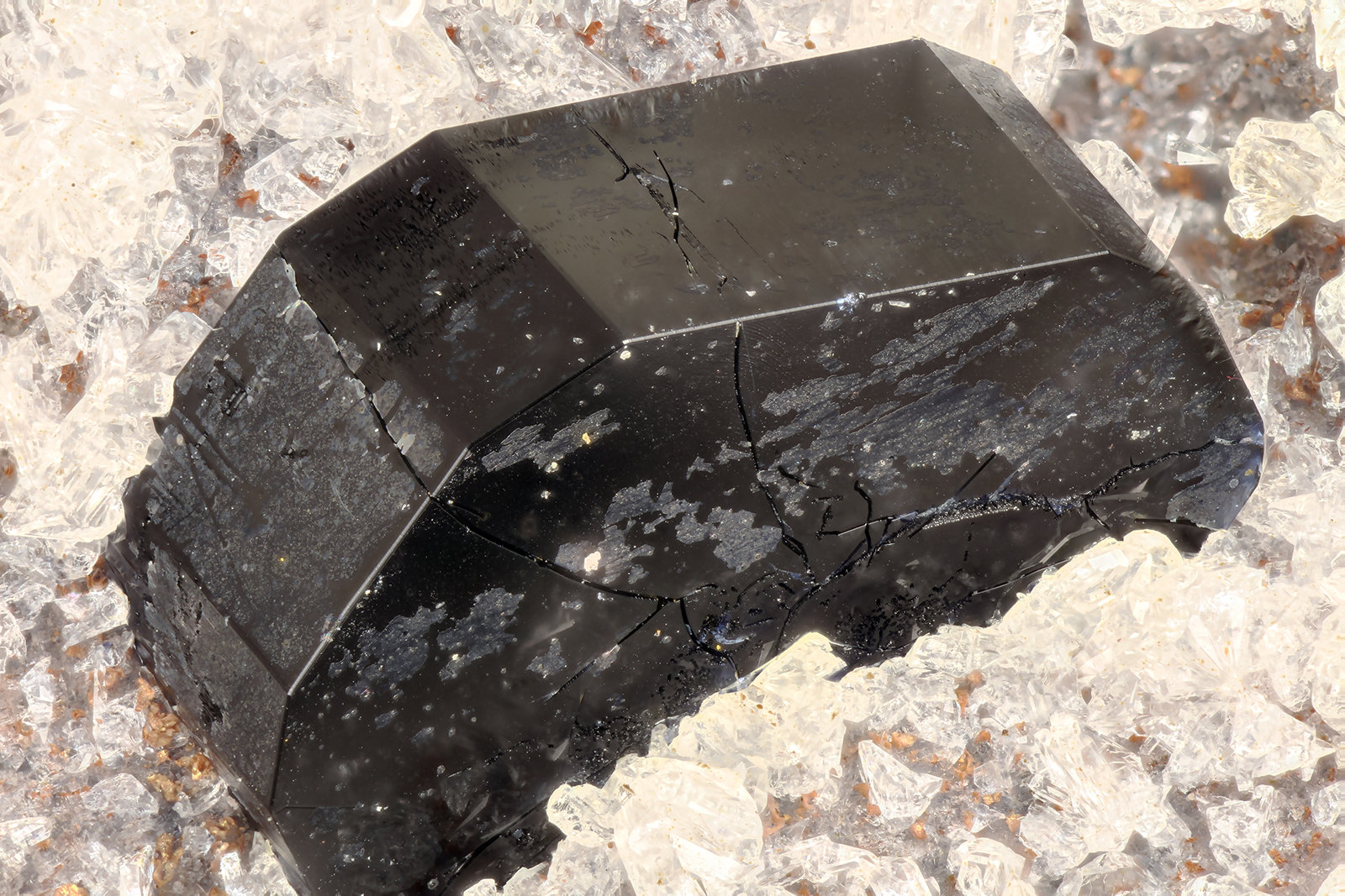Osumilite
FOV = 3.8 mm
(Autor: Doug)
