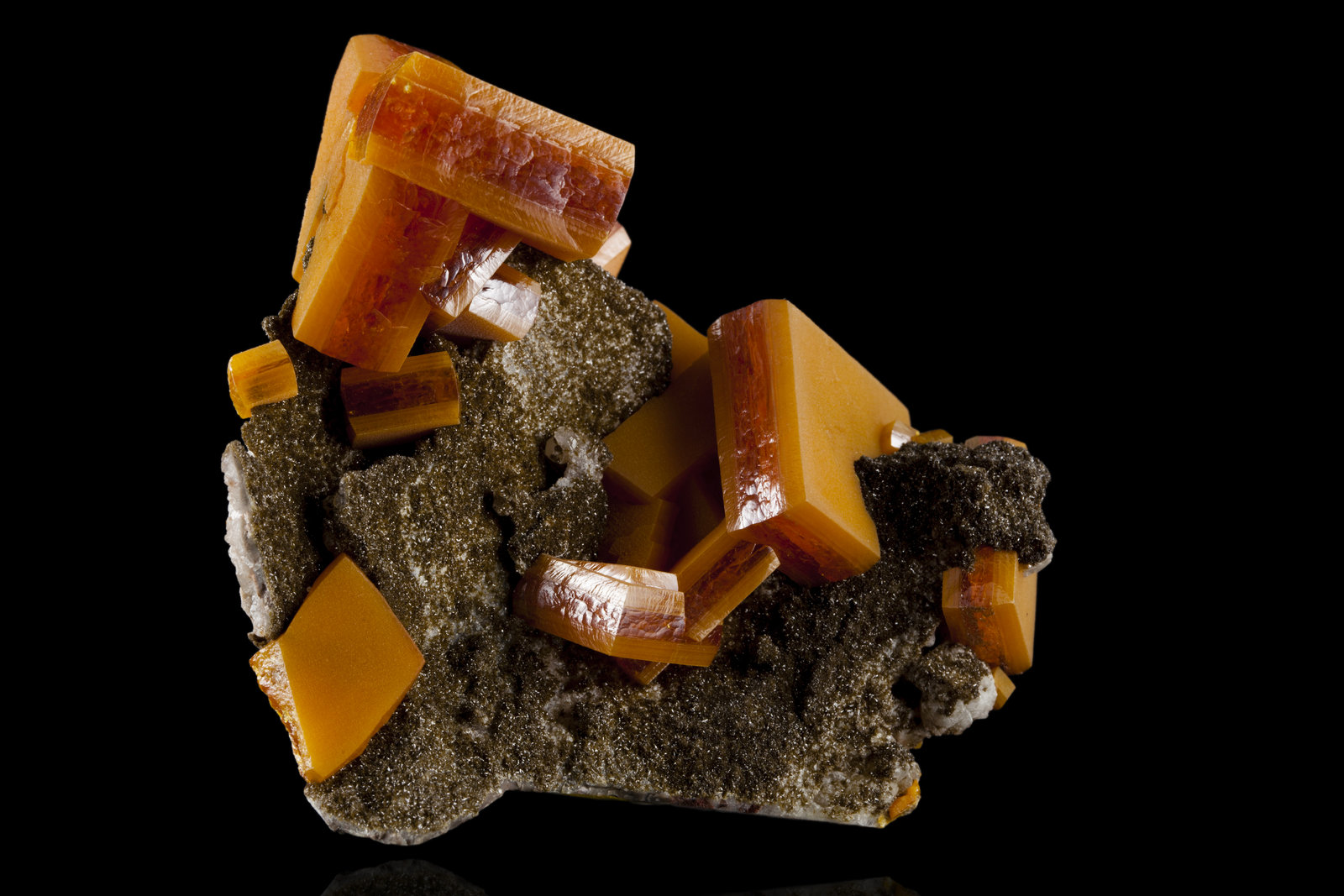 Wulfenite
7,5	x	5,0	x	7,0	cm
(Autor: MIM Museum)