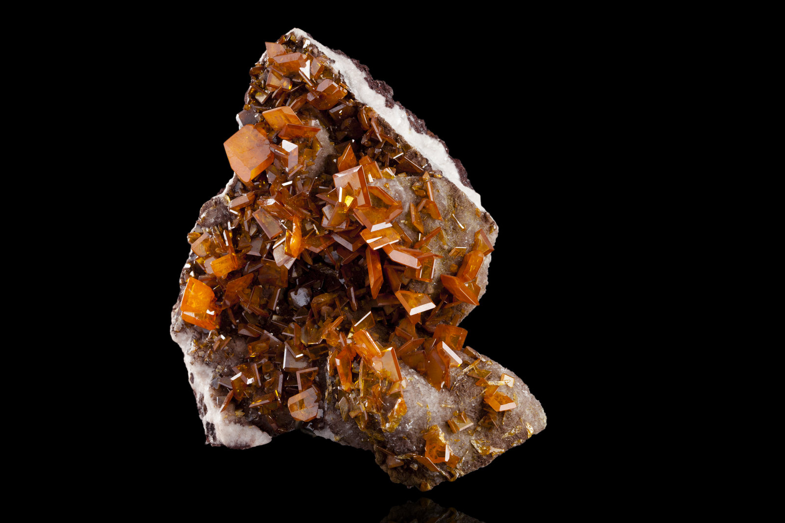 Wulfenite
10,5	x	8,0	x	3,5	cm
(Autor: MIM Museum)