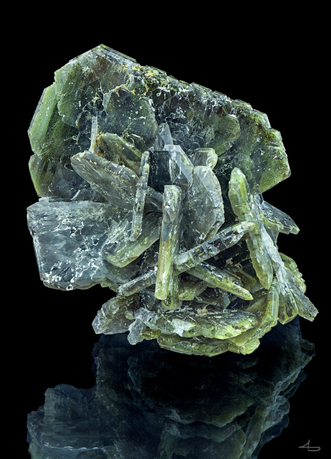 Baryte, Orpiment
8,5 x 6,6 x 5,3 cm
(Autor: Niels Brouwer)