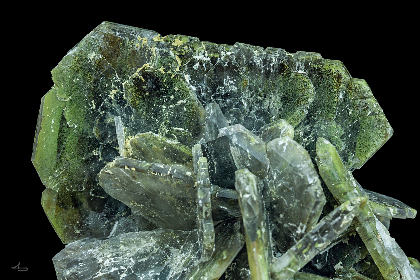 Baryte, Orpiment
8,5 x 6,6 x 5,3 cm
(Autor: Niels Brouwer)
