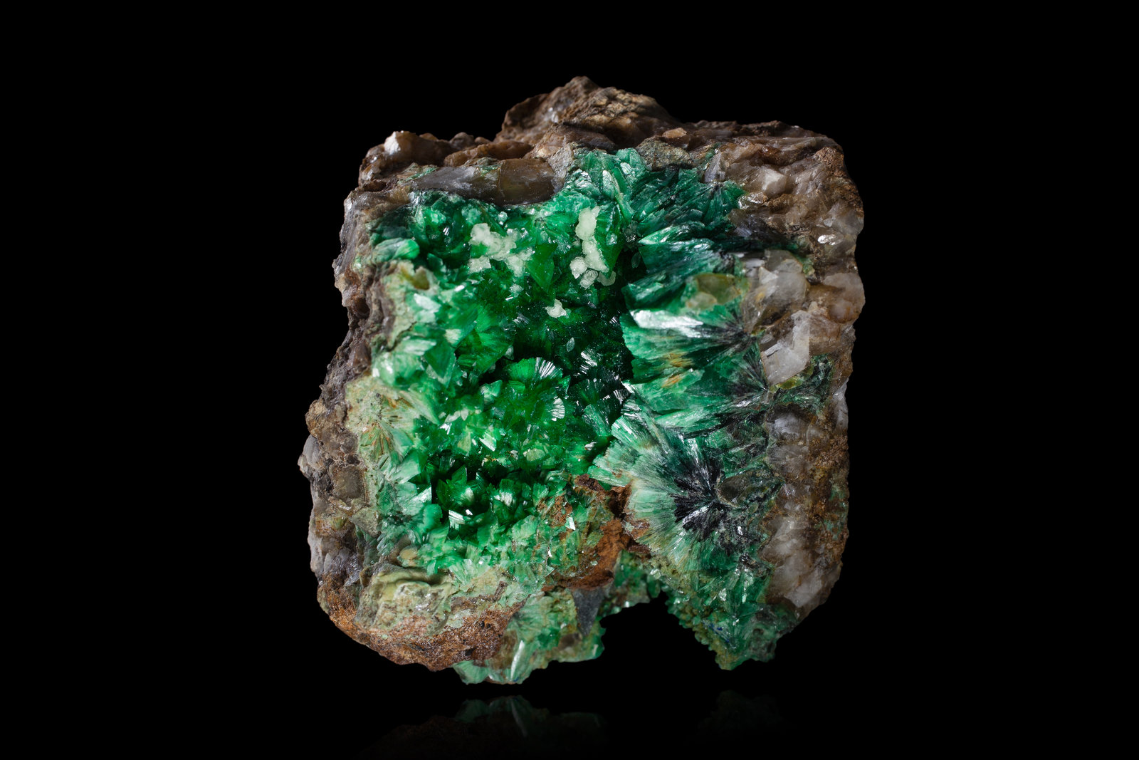 Annabergite
5,5 x 4,5 x 3,5 cm
(Autor: MIM Museum)