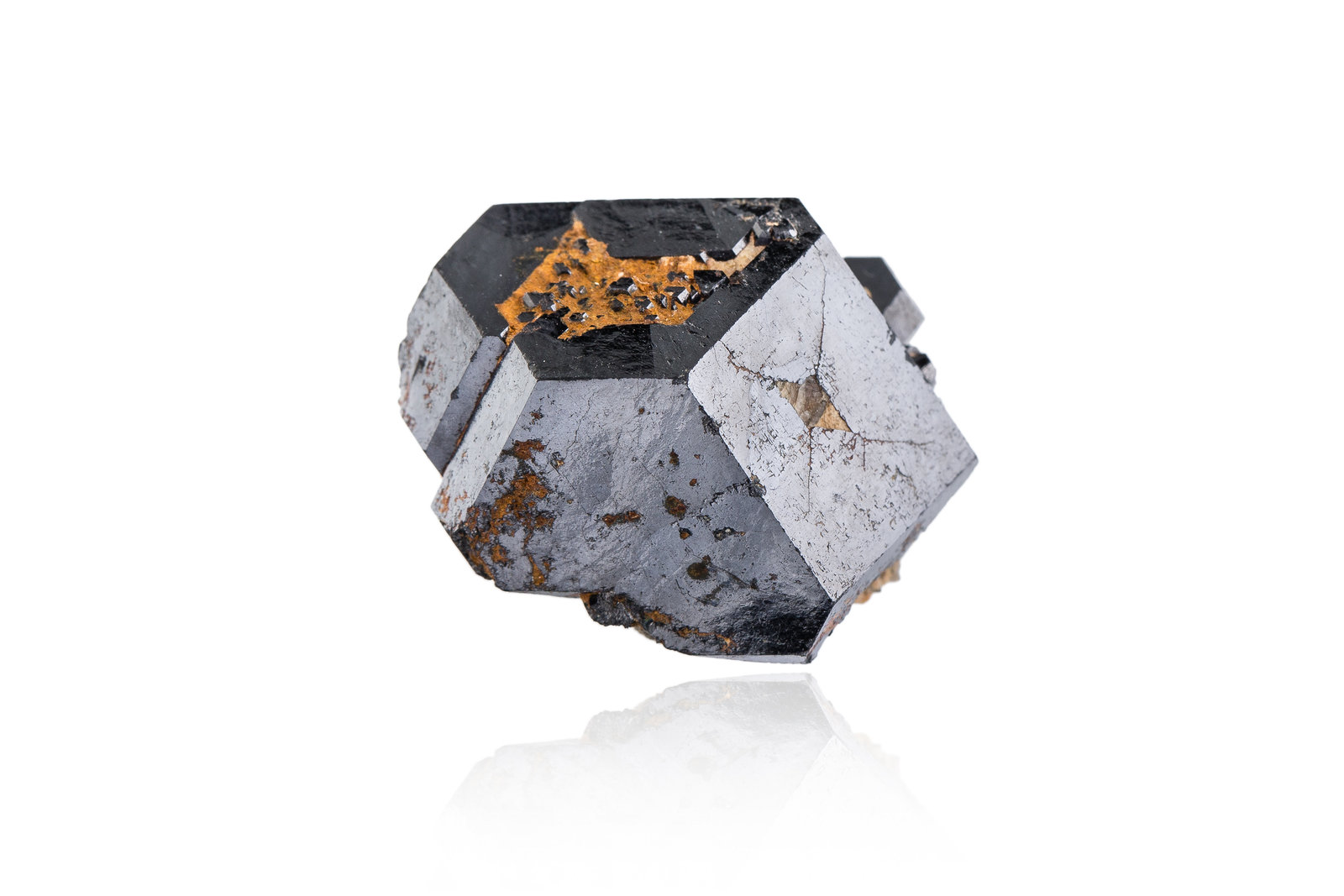 Uraninite
2,5 x 2,5 x 1,5 cm
(Autor: MIM Museum)