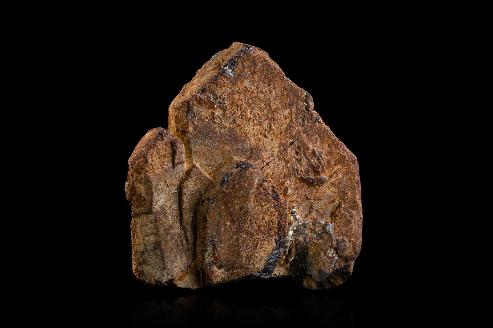 Samarskite
6,0 x 3,5 x 6,0 cm
(Autor: MIM Museum)