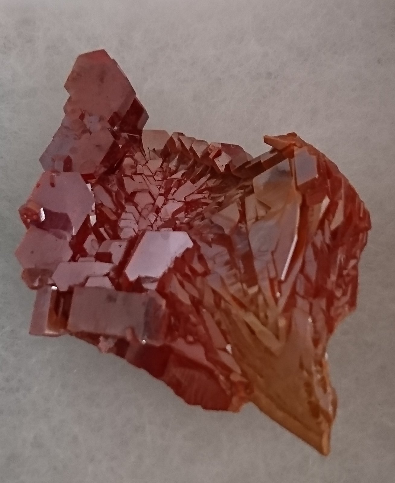 Vanadinite
5x4 cm. aprox.
(Autor: Enrique Llorens)