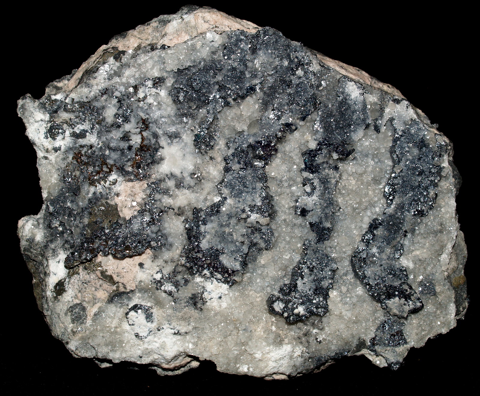 Calcite on Acanthite
13x11x3 cm
(Autor: Joseph DOliveira)