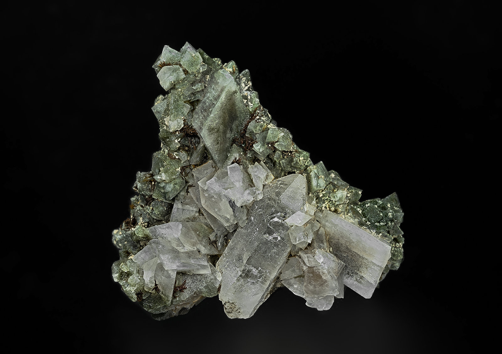 K Feldspar (variety adularia), Chlorite Group, Quartz
5.3 x 3.8 cm
(Autor: am mizunaka)
