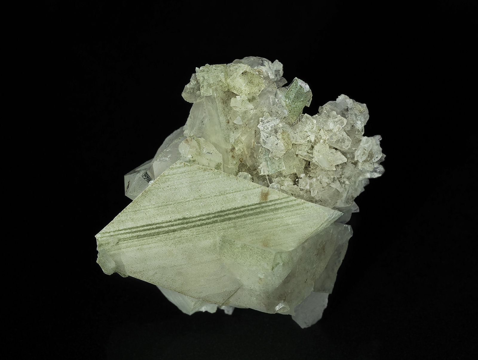 Feldspar Group (variety adularia), Chlorite Group, Quartz
4.0 x 3.5 cm
(Autor: am mizunaka)