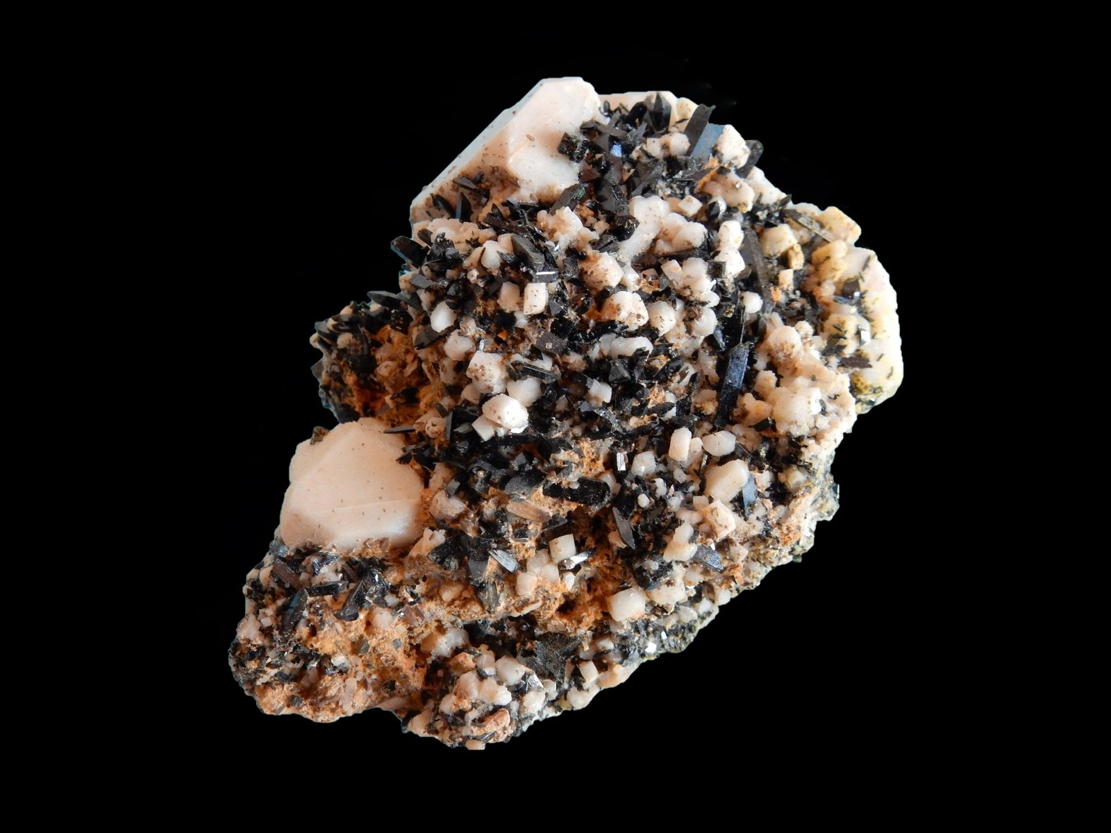 Aegirine and Orthoclase
90x60x40 mm
(Autor: Dany Mabillard)