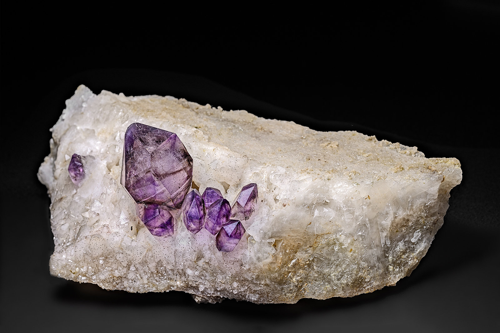 Quartz (variety amethyst), Quartz
12.6 x 6.5 cm
(Autor: am mizunaka)