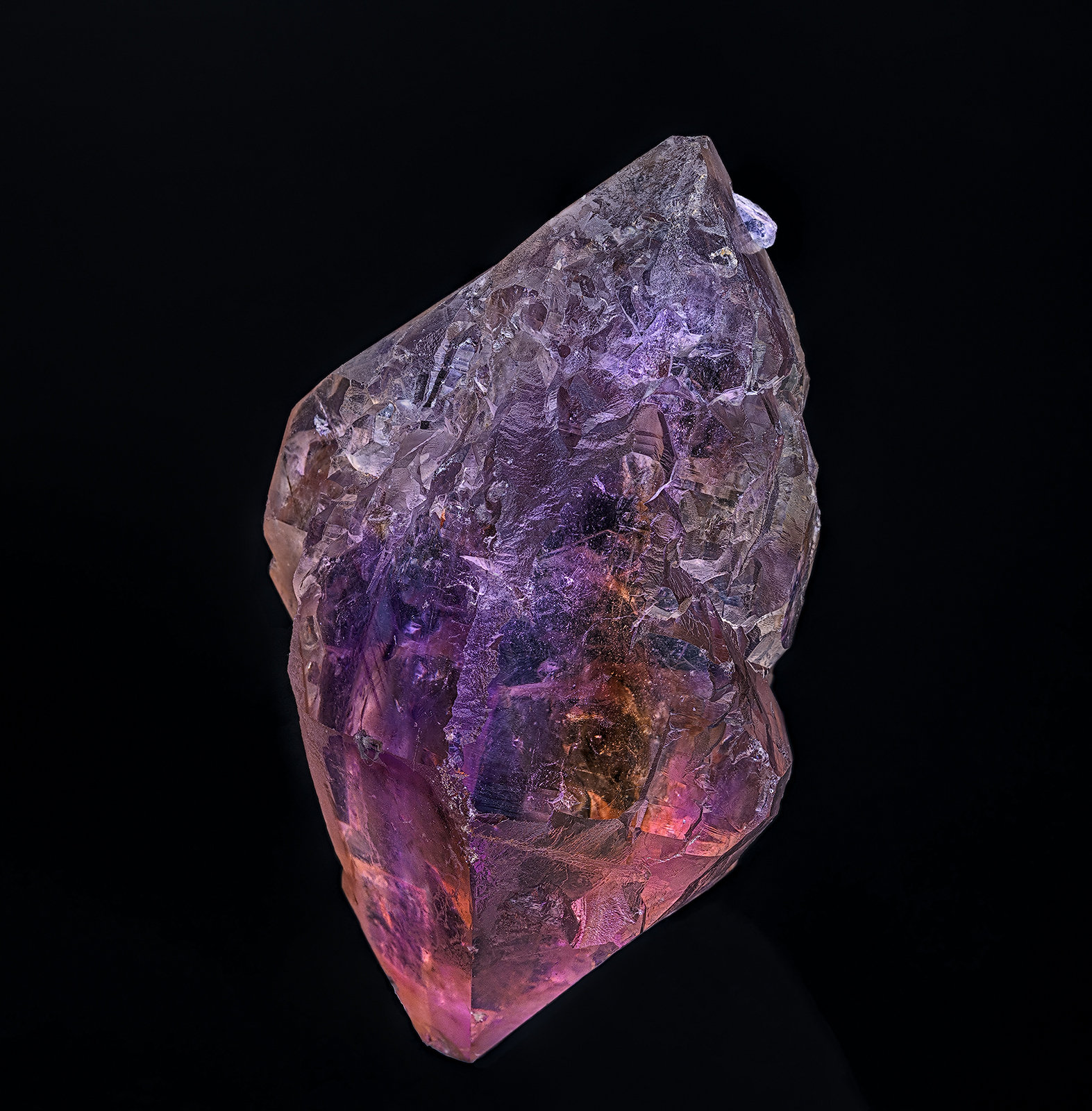 Quartz (variety ametrine)
9.6 x 5.9 cm
(Autor: am mizunaka)