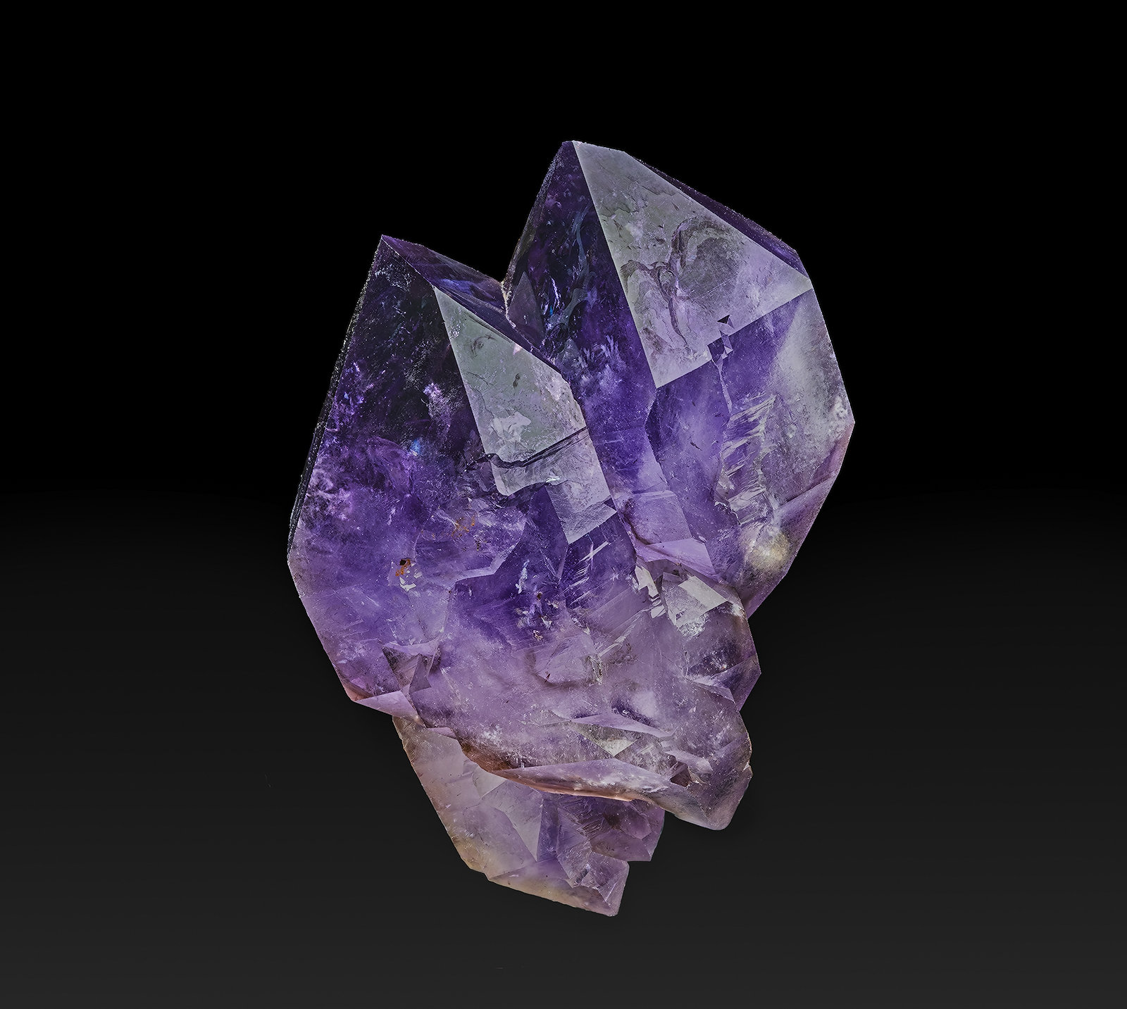 Quartz (variety amethyst)
5.0 x 3.8 cm
(Autor: am mizunaka)