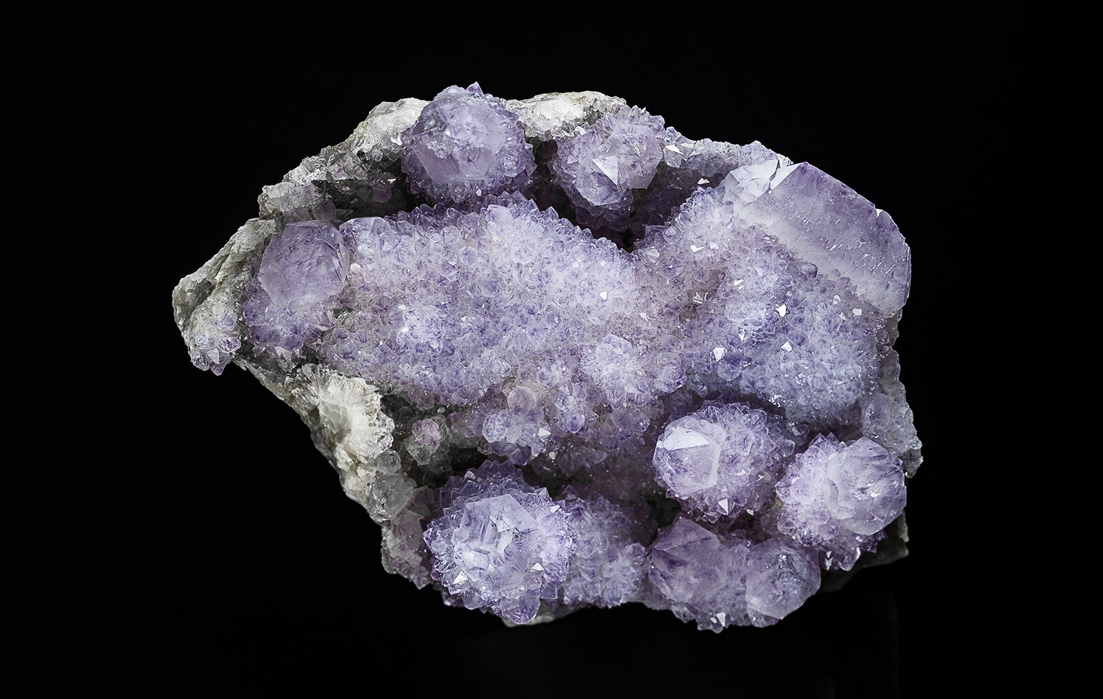Quartz (variety amethyst)
Zona Boekenhoutshoek, Mkobola, Distrito Nkangala, Provincia Mpumalanga, Sudáfrica
14.5 x 10.4 cm
(Autor: am mizunaka)