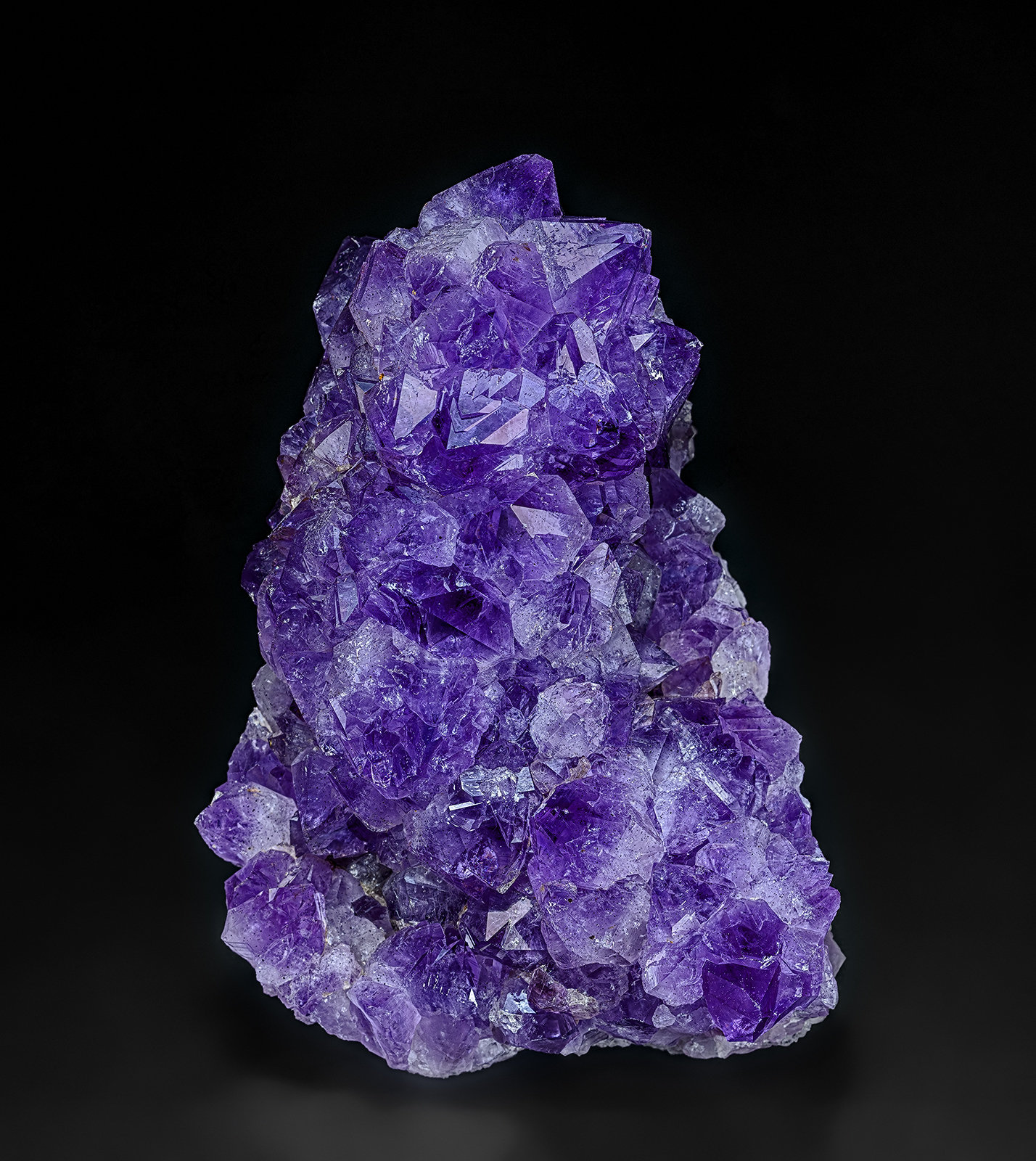Quartz (variety amethyst)
9.8 x 6.5 cm
(Autor: am mizunaka)