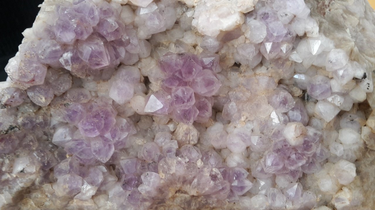 Quartz (variety amethyst)
Picture width: approx. 12 cm
(Autor: Andreas Gerstenberg)