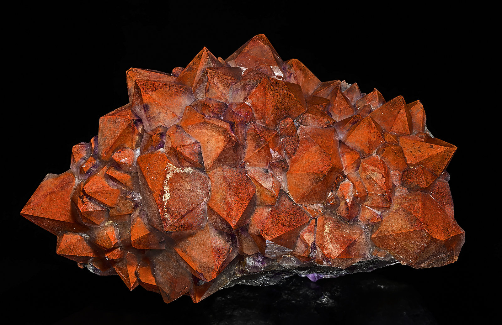Quartz (variety amethyst), Hematite
16.7 x 10.2 cm
(Autor: am mizunaka)