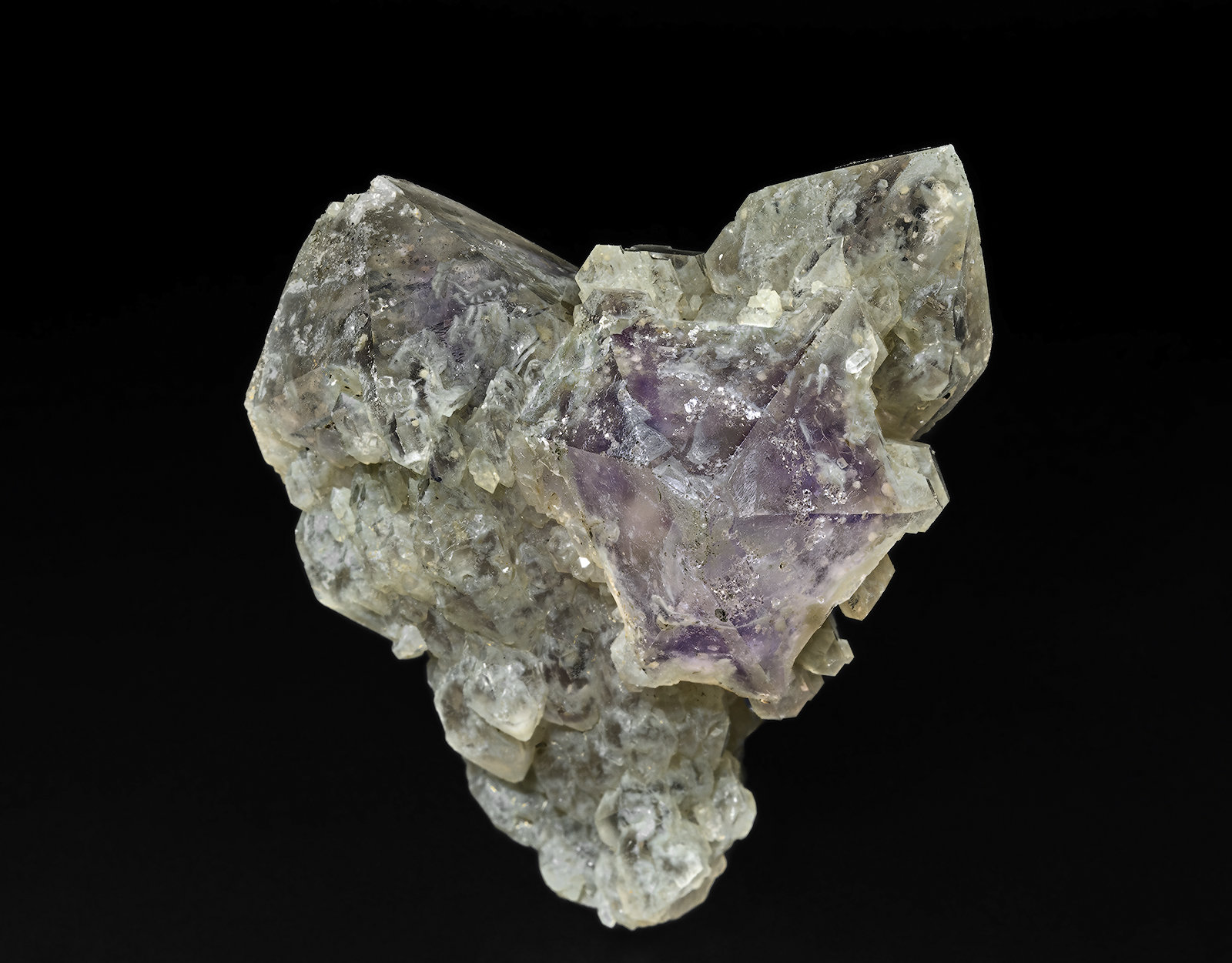 Quartz (variety amethyst)
5.4 x 5.7 cm
(Autor: am mizunaka)