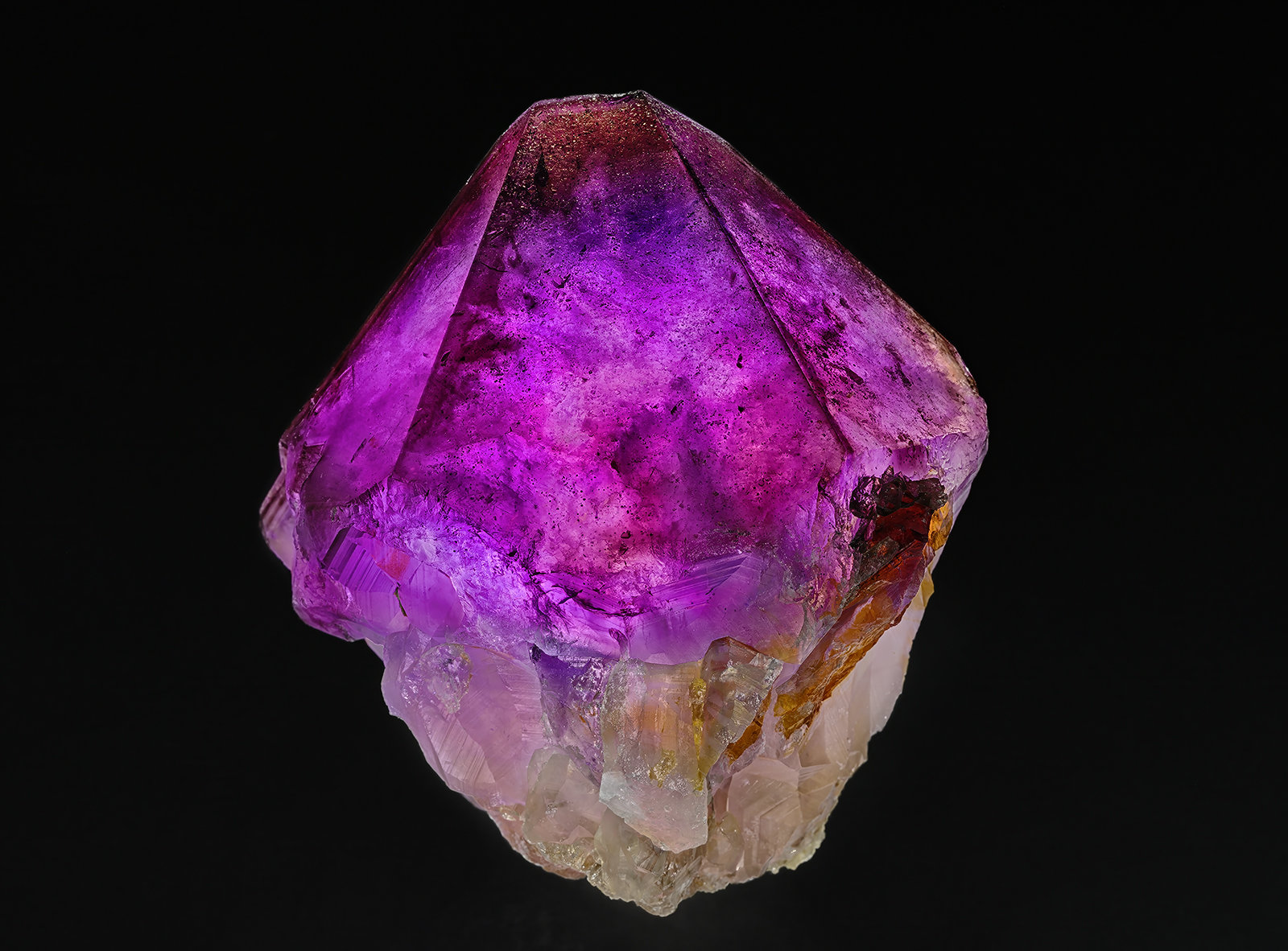 Quartz (variety amethyst)
9.1 x 9.0 cm
(Autor: am mizunaka)