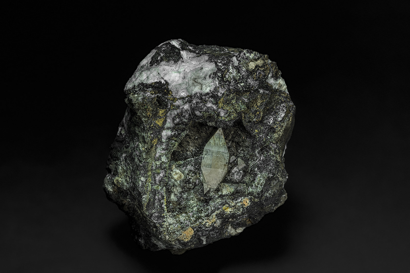 Anglesite
5.0 x 4.4 cm
(Autor: am mizunaka)