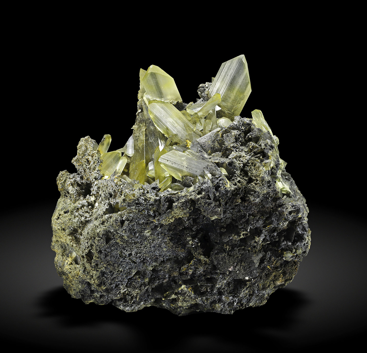 Anglesite on Galena
7 × 6.7 × 4.3 cm
(Autor: Jordi Fabre)