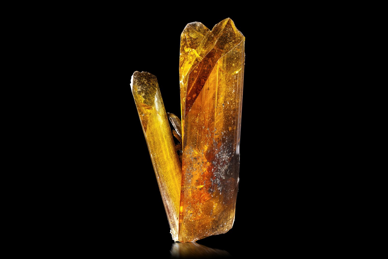 Anglesite with Galena
7.5 x 4.5 x 12 cm
(Autor: MIM Museum)
