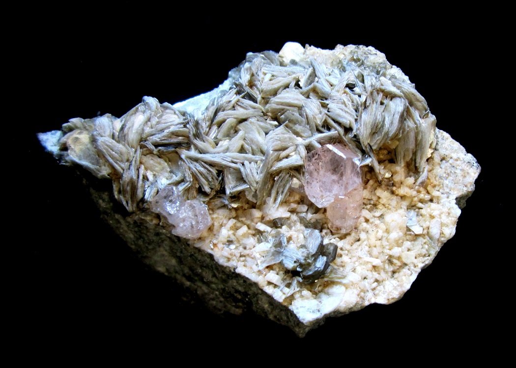 Fluorapatite, Muscovite
Specimen size 7,5 cm
(Autor: Tobi)