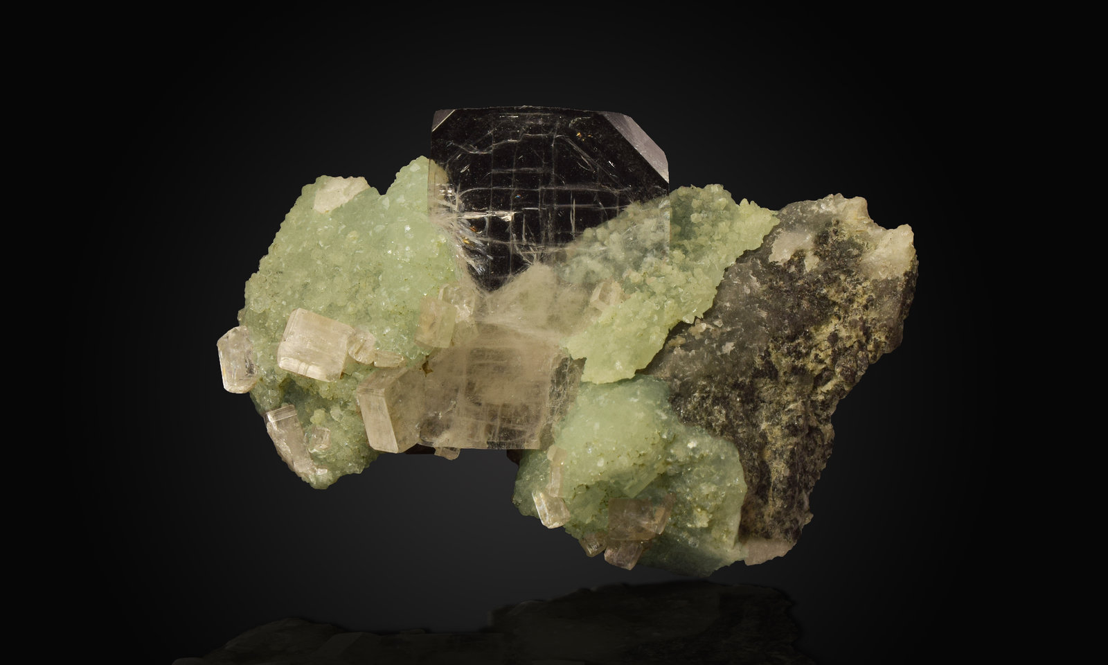 Hydroxyapophyllite-(K) and Prehnite
4.8 cm
(Autor: dontgogreen)