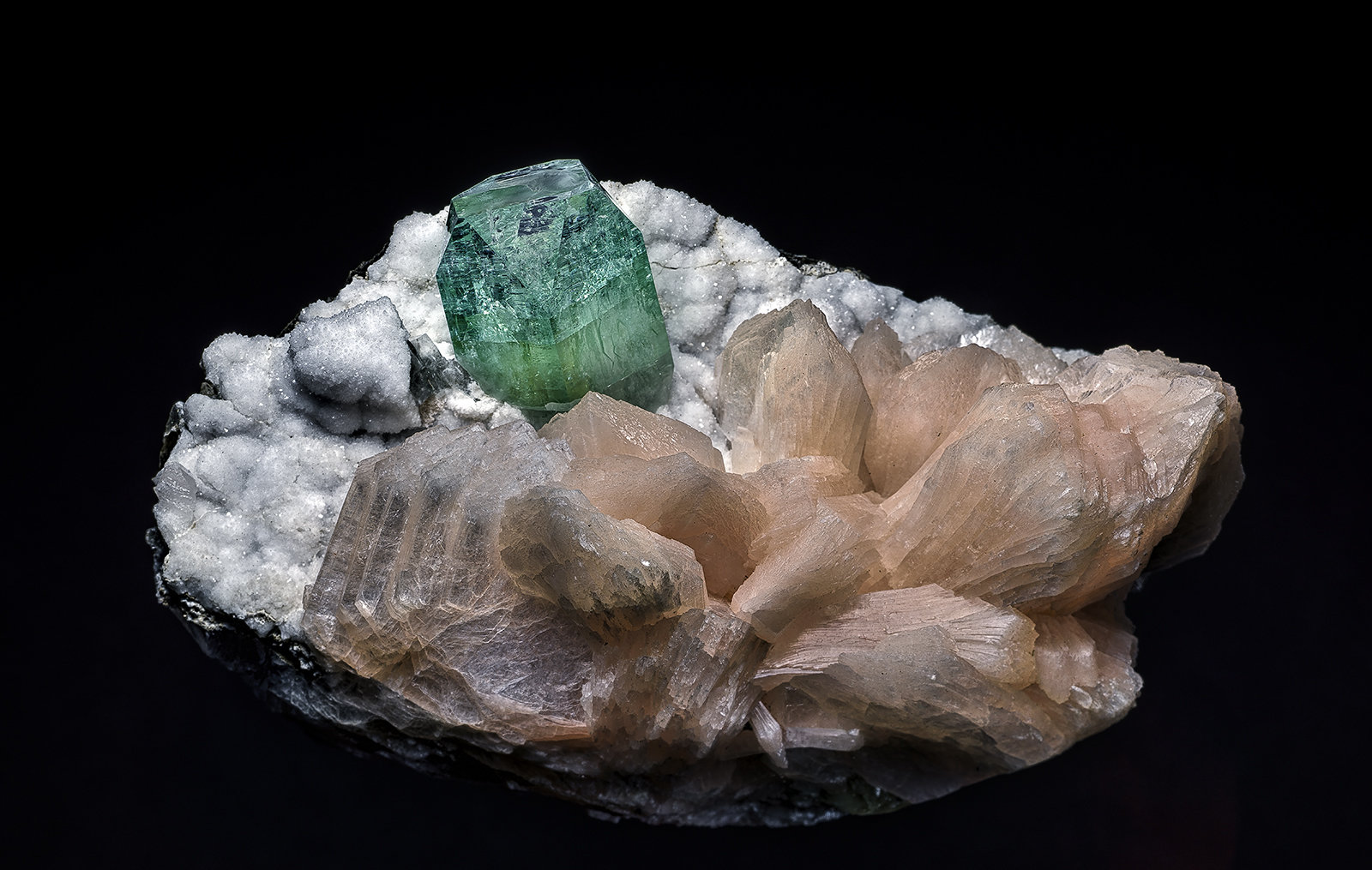 Fluorapophyllite, Stilbite
11.5 x 7.2 cm
(Autor: am mizunaka)