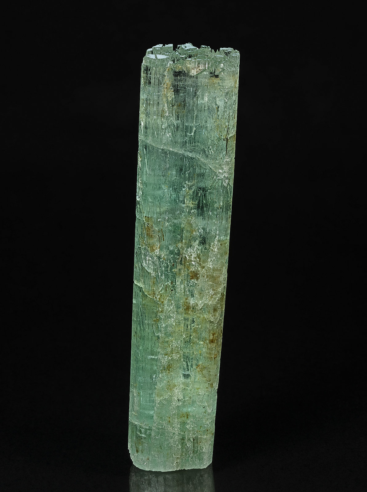 Beryl (variety aquamarine)
8.2 x 1.9 cm
(Autor: am mizunaka)
