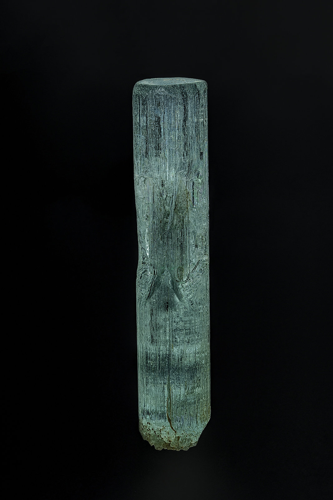 Beryl (variety aquamarine)
8.9 x 1.8 cm
(Autor: am mizunaka)
