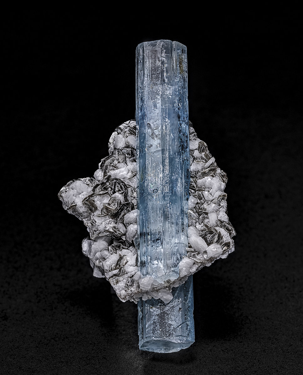Beryl (variety aquamarine)
5.9 x 3.2 cm
(Autor: am mizunaka)