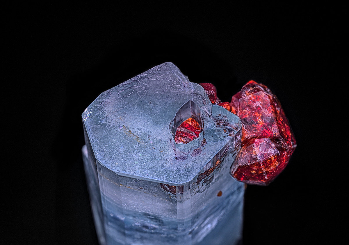 Beryl (variety aquamarine), Spessartine
(Autor: am mizunaka)