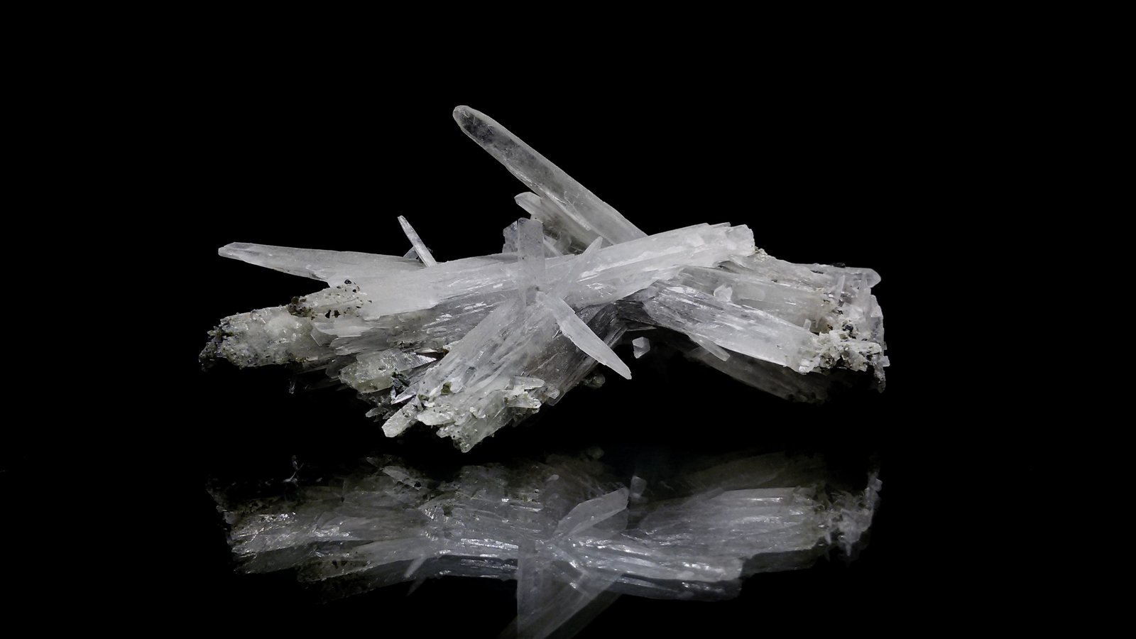 Aragonite
mm.85x45x35
(Autor: Diego Pucci)