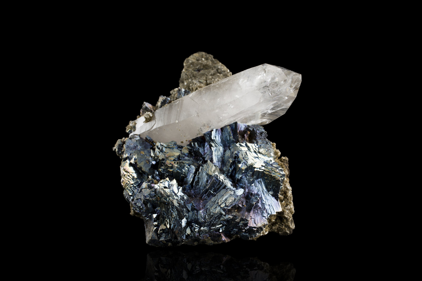 Arsenopyrite with Quartz
14 x 10.5 x 7.5 cm / main crystal: 2.2 cm
(Autor: MIM Museum)