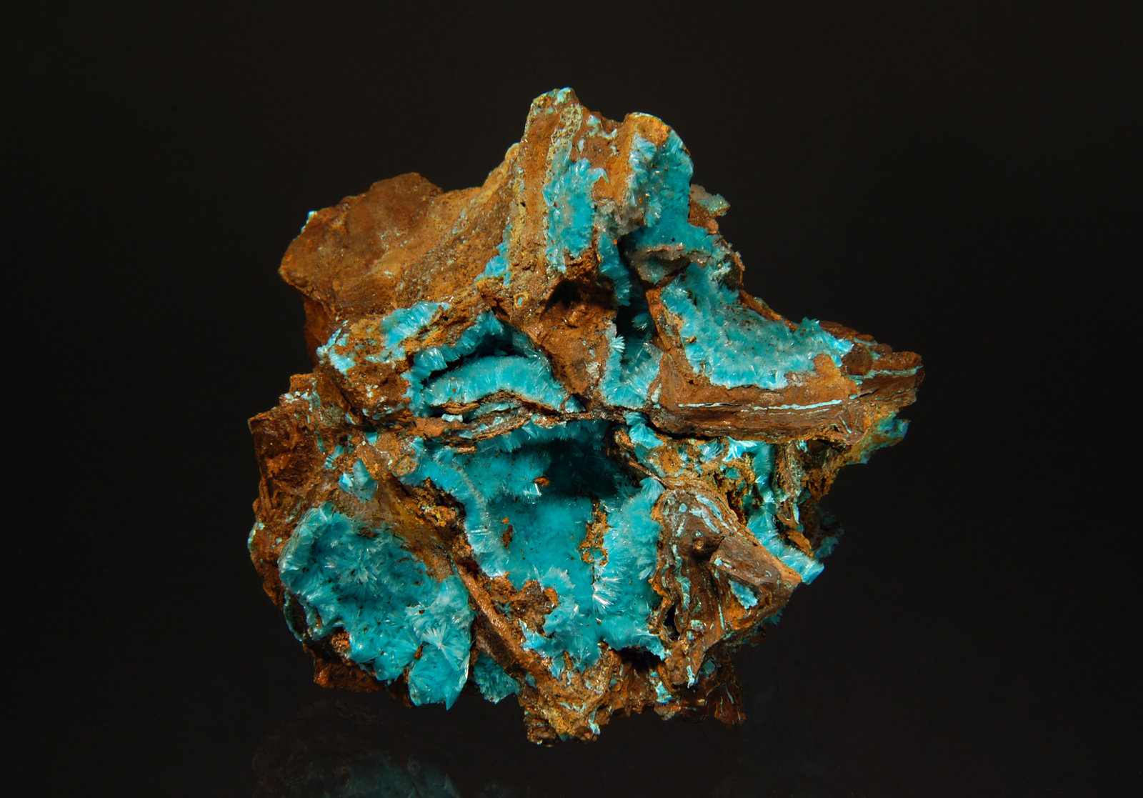 Aurichalcite
7.5 x 8.6 cm
(Autor: Michael Shaw)
