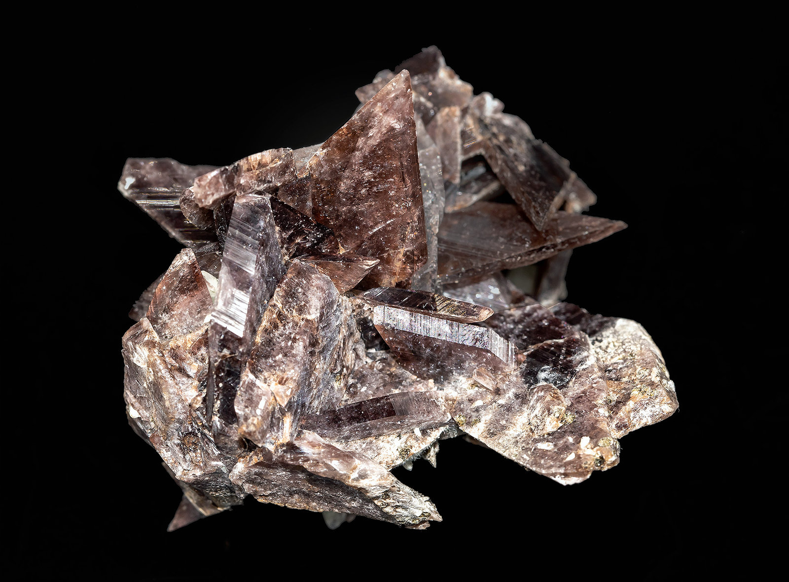 Axinite-(Mn), Quartz
6,5 x 5,6 x 5,2 cm
(Autor: Bergur_E_Sigurdarson)