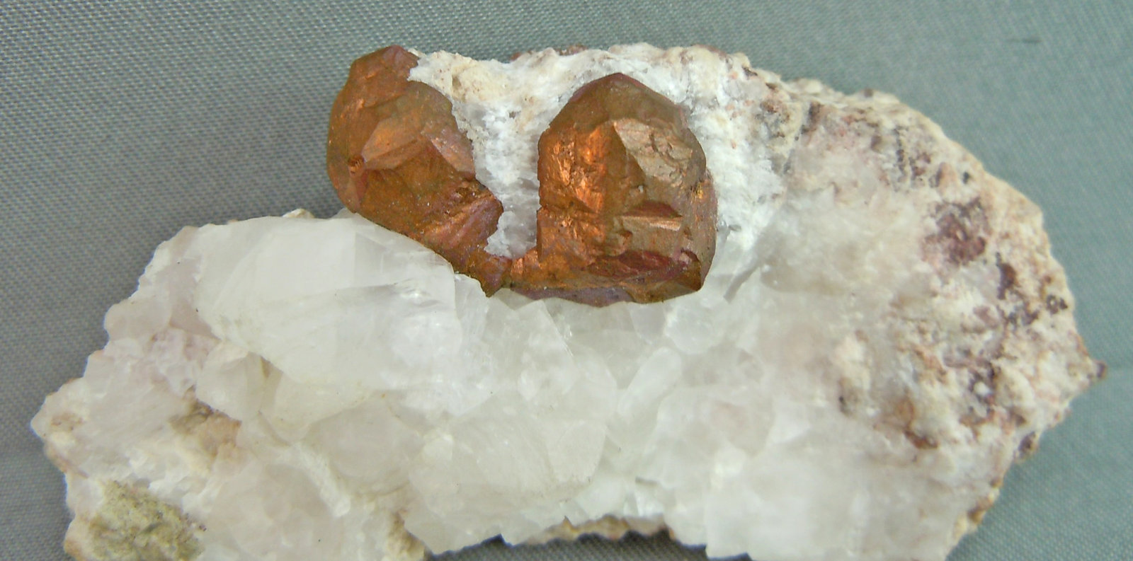 Copper on Calcite
6.3cm x 3.8cm
(Autor: rweaver)