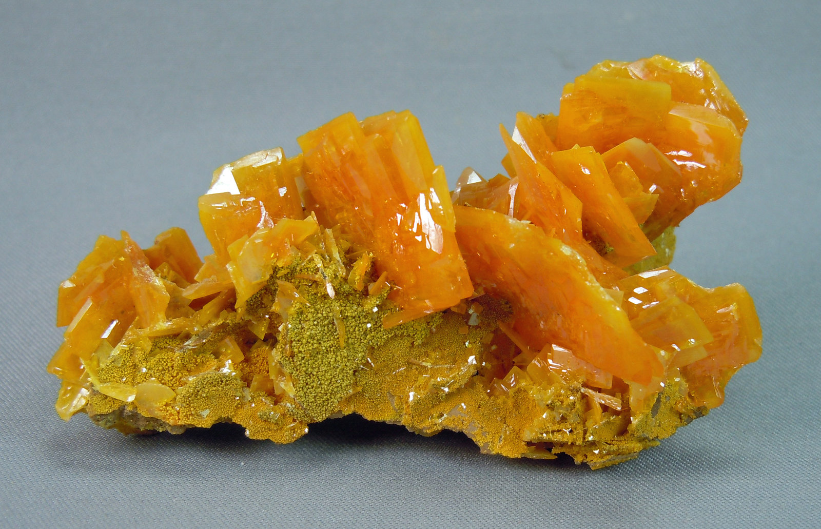 Wulfenite
6.0cm x 4.0cm
(Autor: rweaver)