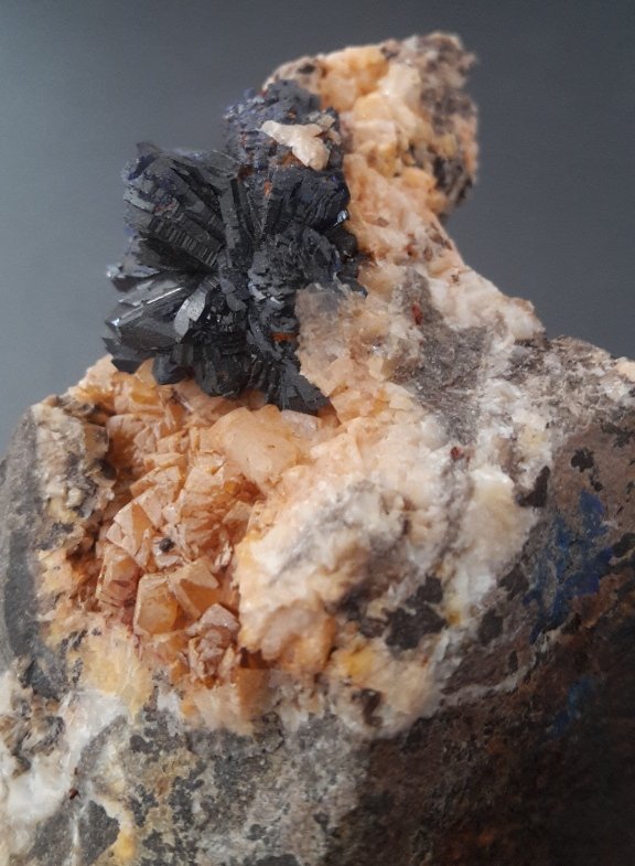 Azurite
2 cm crystal aggregate
(Autor: Andreas Gerstenberg)