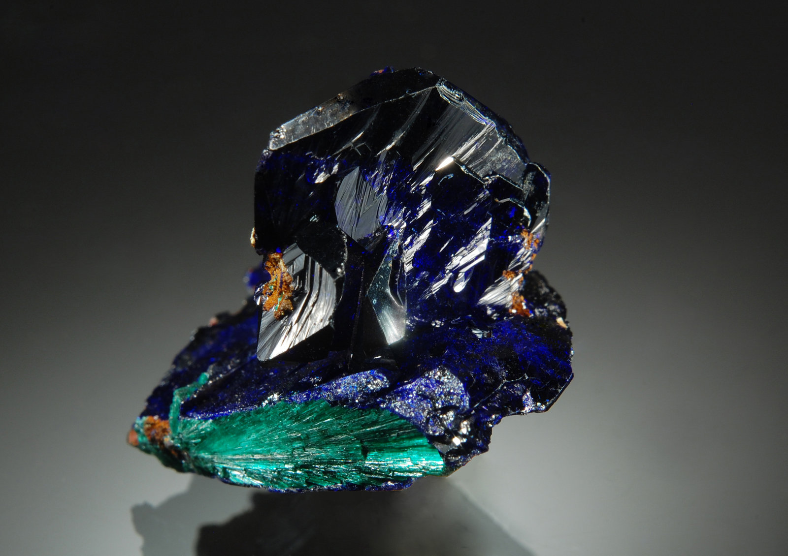 Azurite
1.6 x 2.1 cm
(Autor: Michael Shaw)