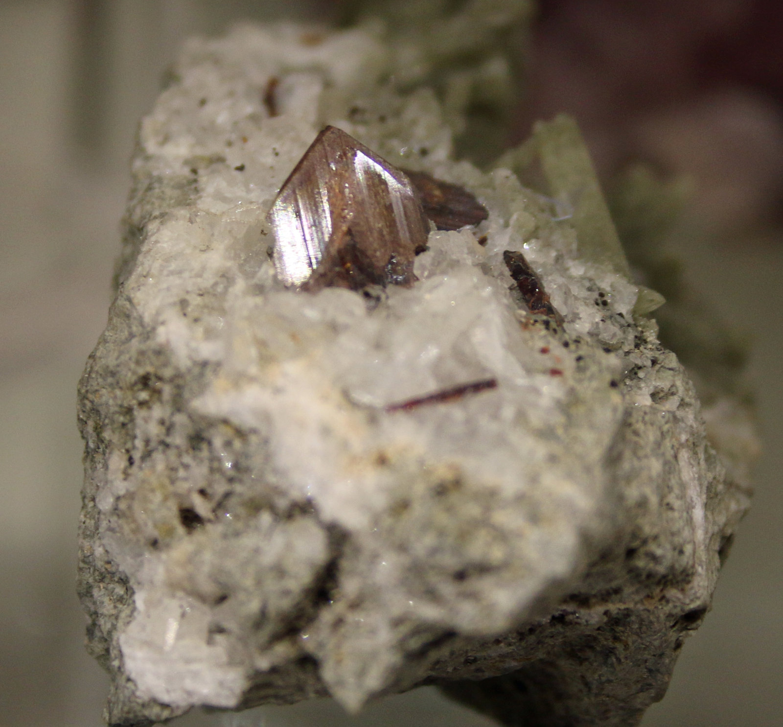 Brookite
Crystal of 8mm
(Autor: James Catmur)