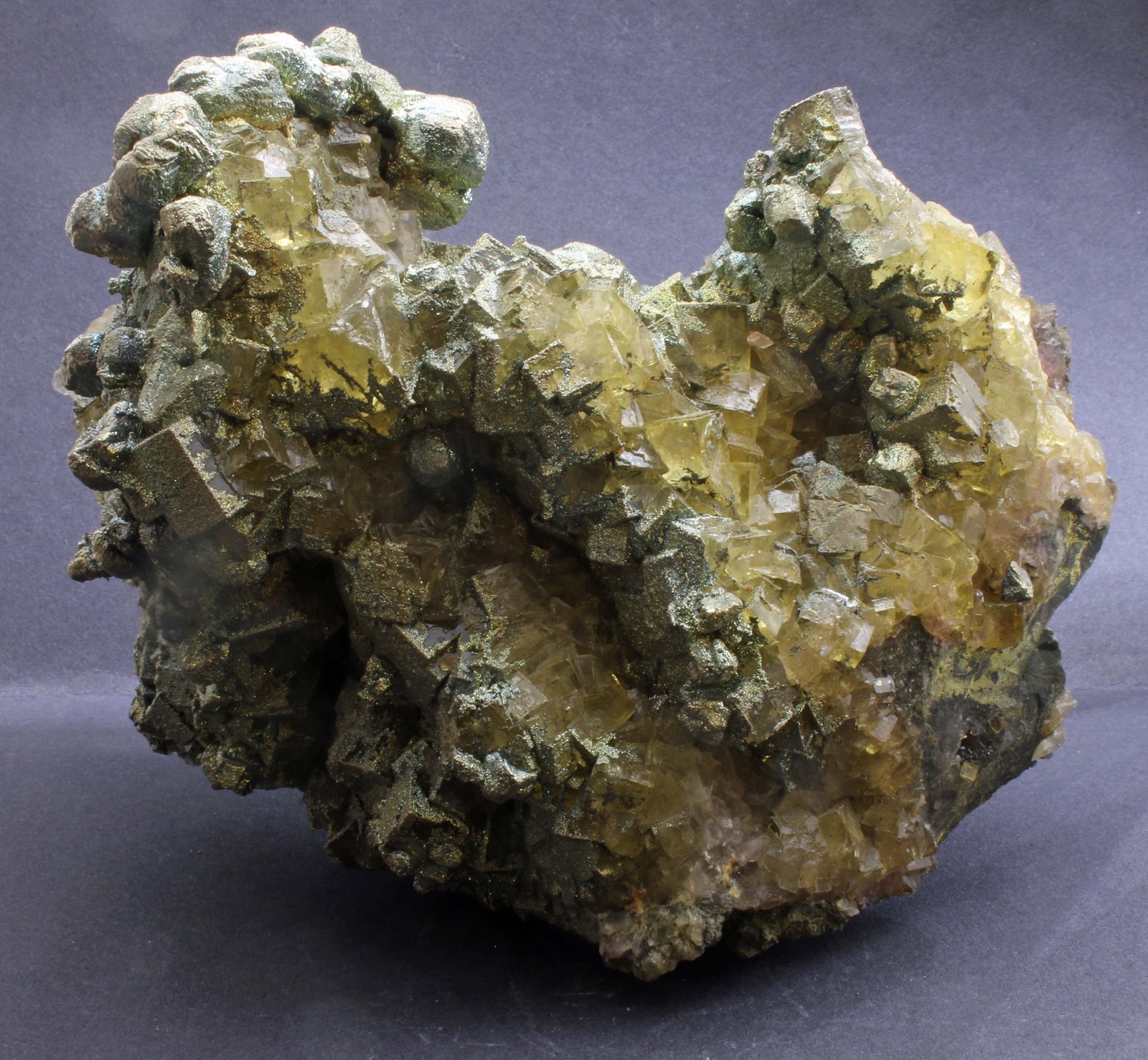Fluorite, Pyrite/Marcasite
15 x 14 x 8 cm
(Autor: James Catmur)